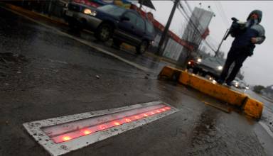  Instalan los primeros semáforos de suelo de Chile en Concepción.