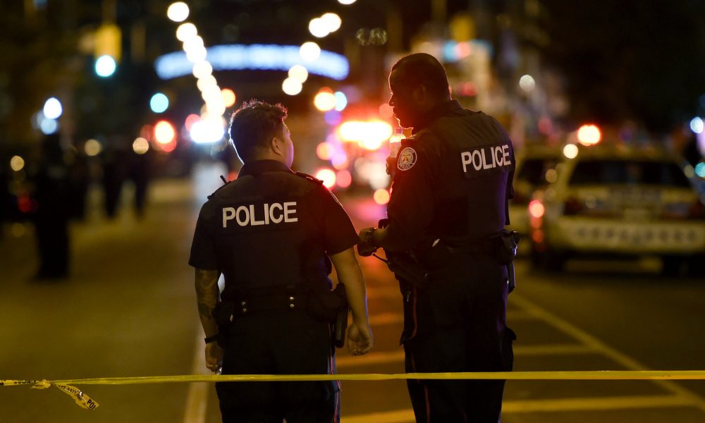  Tres muertos y 12 heridos deja tiroteo en Toronto
