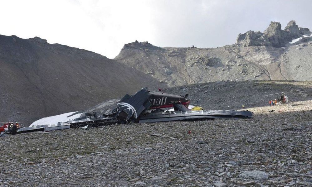  Suiza: 20 personas mueren tras estrellarse en un avión de turismo