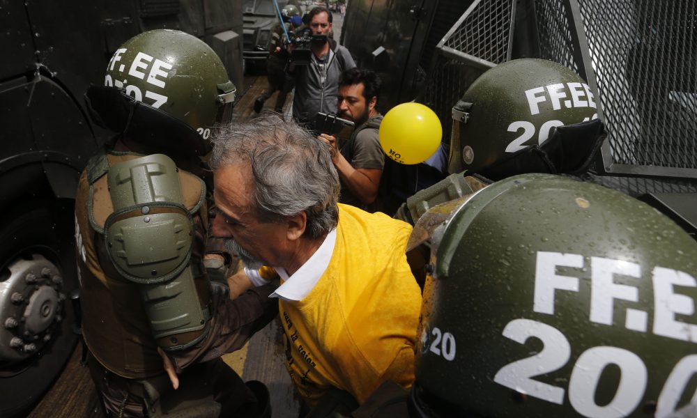  Vocero de No+AFP fue detenido en medio de protesta