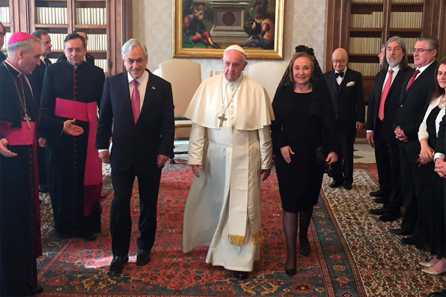  Sebastián Piñera se reune con el Papa en medio de la crisis eclesiástica