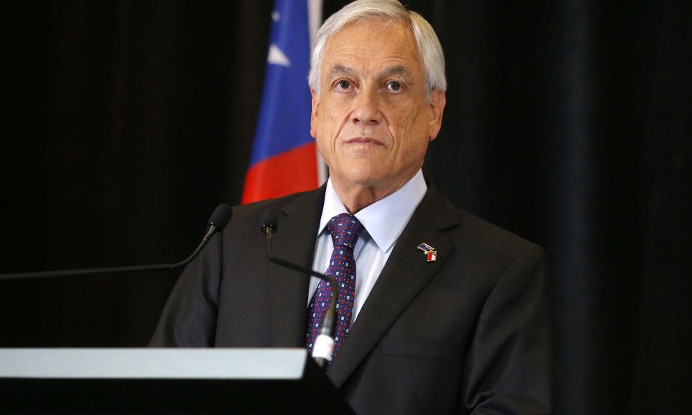  Cadem: Piñera en caída libre en desaprobación junto a Carabineros