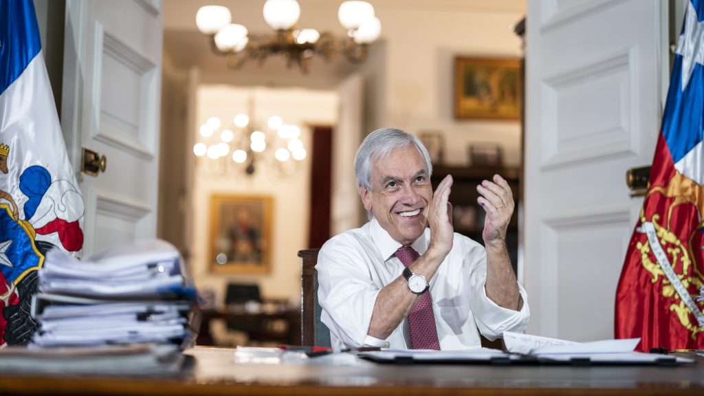  Cadem: Aprobación de Piñera llega al 21% en medio de la crisis sanitaria