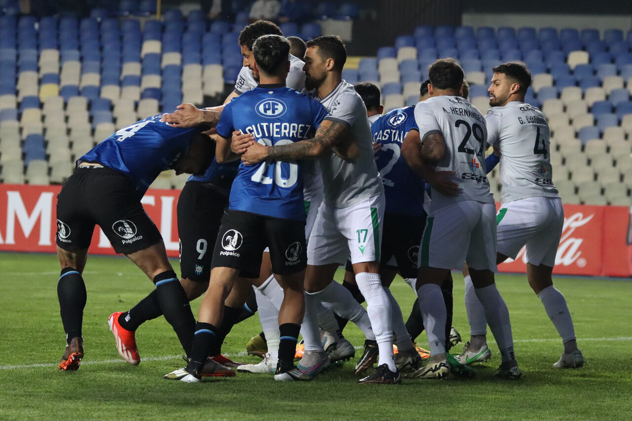 Huachipato sufre dolorosa caída ante Racing de Montevideo en los playoffs de la Copa Sudamericana