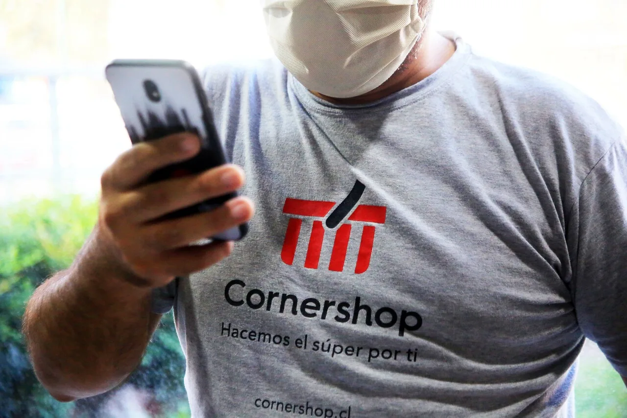 Director de Uber Eats defiende eliminación de Cornershop y destaca a Chile como motor de innovación tecnológica