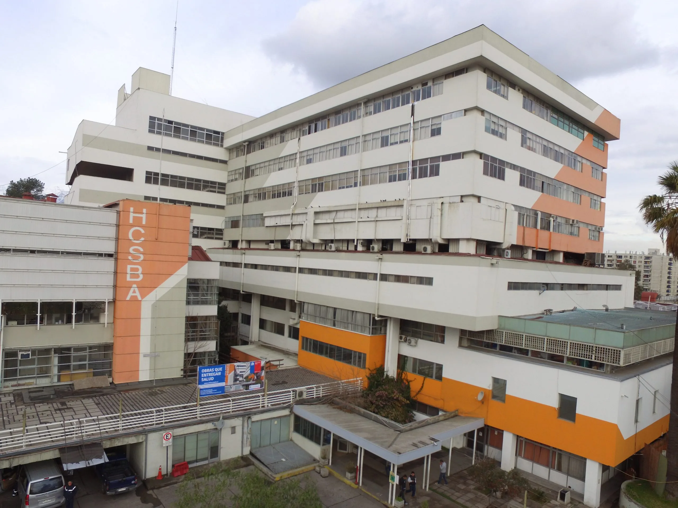Grave crisis en el Hospital San Borja por filtraciones de aguas servidas en la UCI