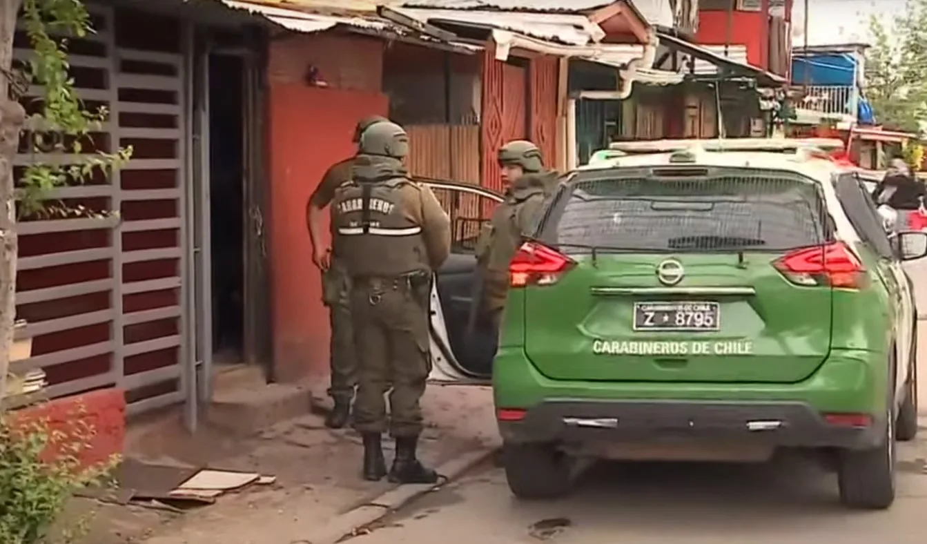 Disparan más de 200 veces contra tres casas en La Pintana