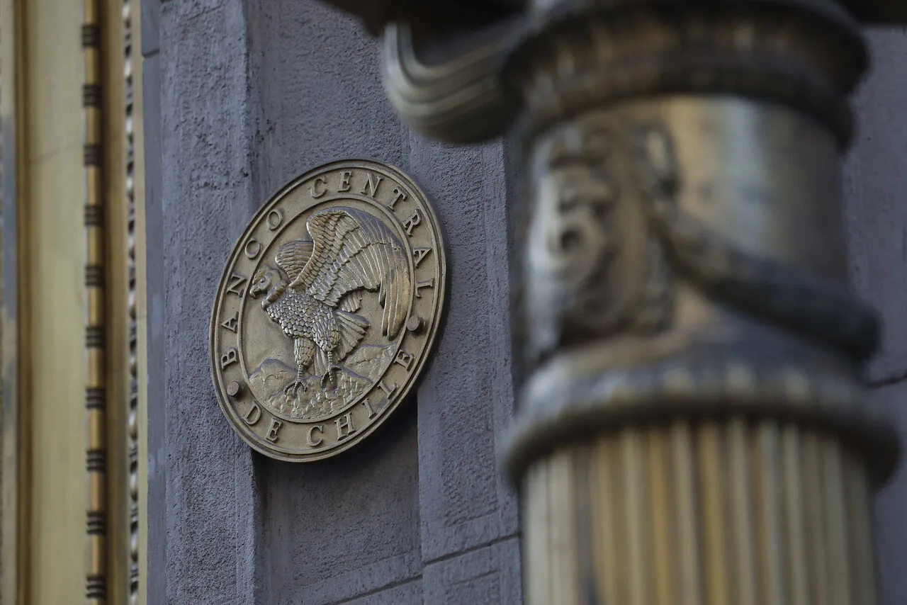Banco Central recorta tasa rectora a 5,25% y destaca riesgos geopolíticos y económicos globales