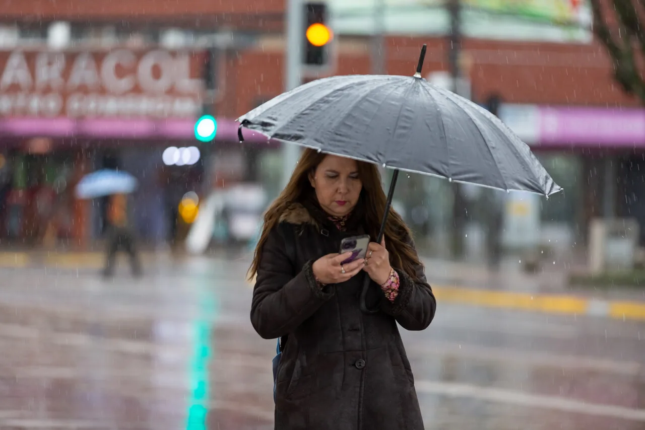 ¿Seguirá lloviendo este martes 8 de octubre en Santiago?