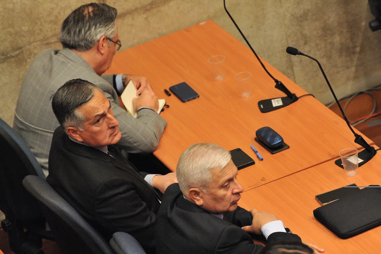 Formalización de ex generales de Carabineros: argumentos se centran que ellos no estaban en la calle