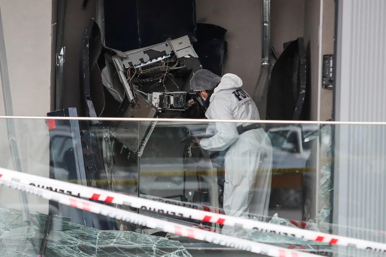 Debate por la falta de medidas de seguridad en cajeros tras robos en Quilicura y Barrio Meiggs