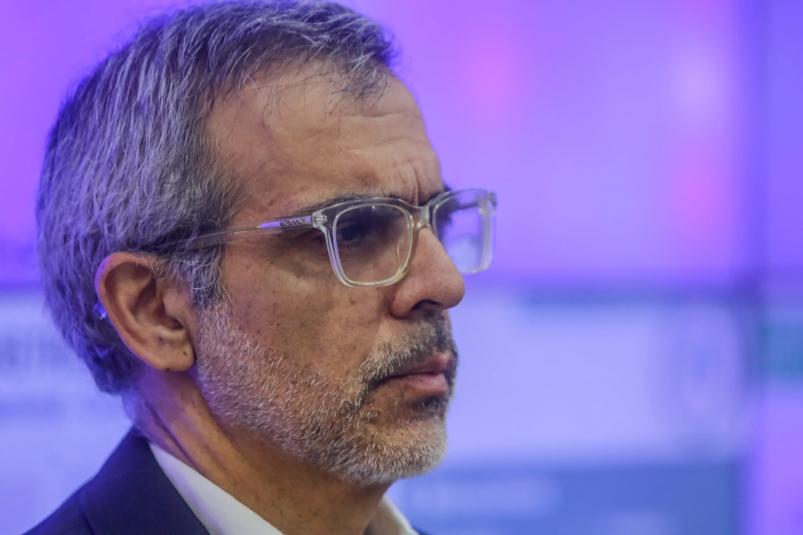 Luis Cordero confirma uso de avión institucional por parte de Monsalve y anuncia salida de su jefe de gabinete