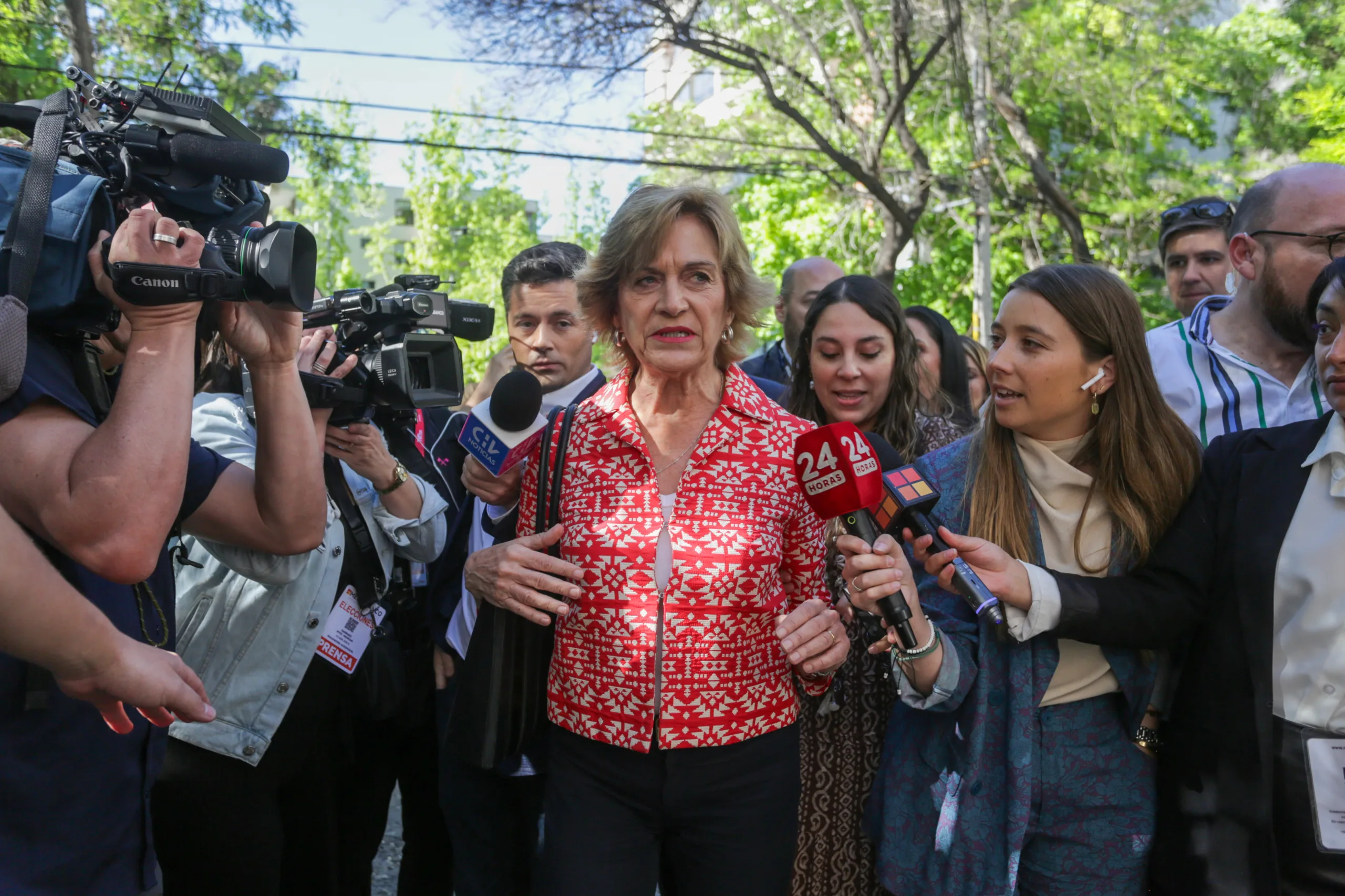 Evelyn Matthei se pronuncia sobre caso Monsalve y posible cambio de gabinete