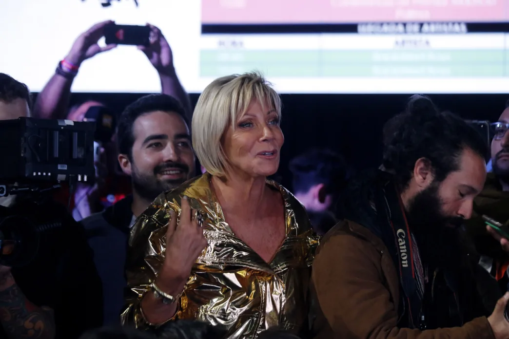 Conferencia de prensa de Jani Dueñas luego de su presentacion en la tercera noche de la versión 60 del Festival Internacional de la Canción de Viña del Mar 2019, realizado en el anfiteatro Quinta Vergara. En la imagen, dialoga con Raquel Argandoña