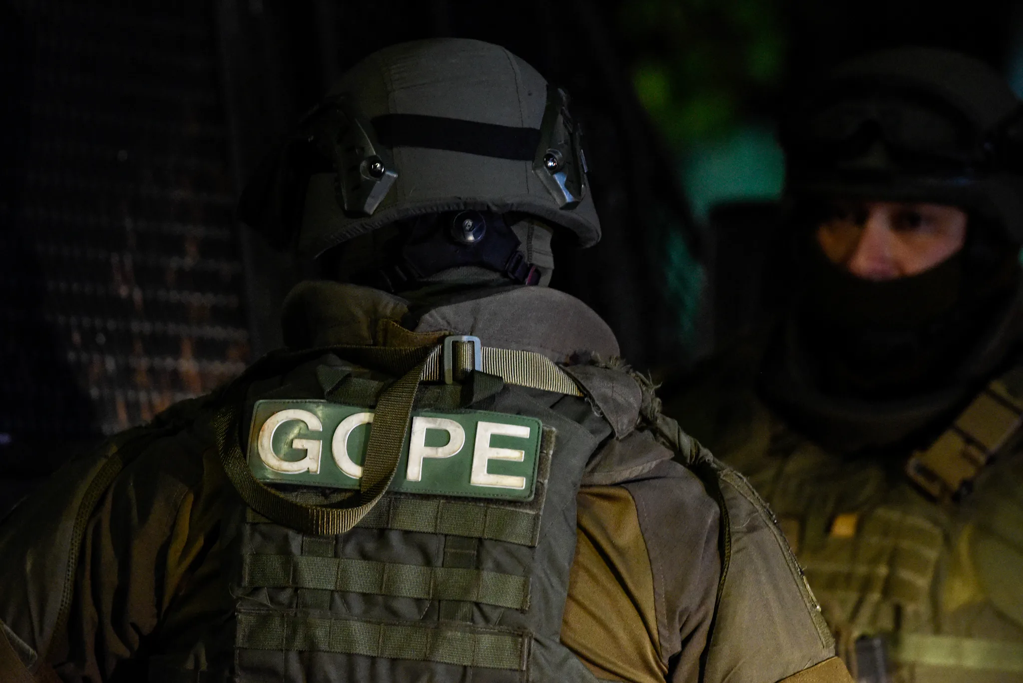Persecución en Santiago termina con un delincuente muerto y un carabinero herido