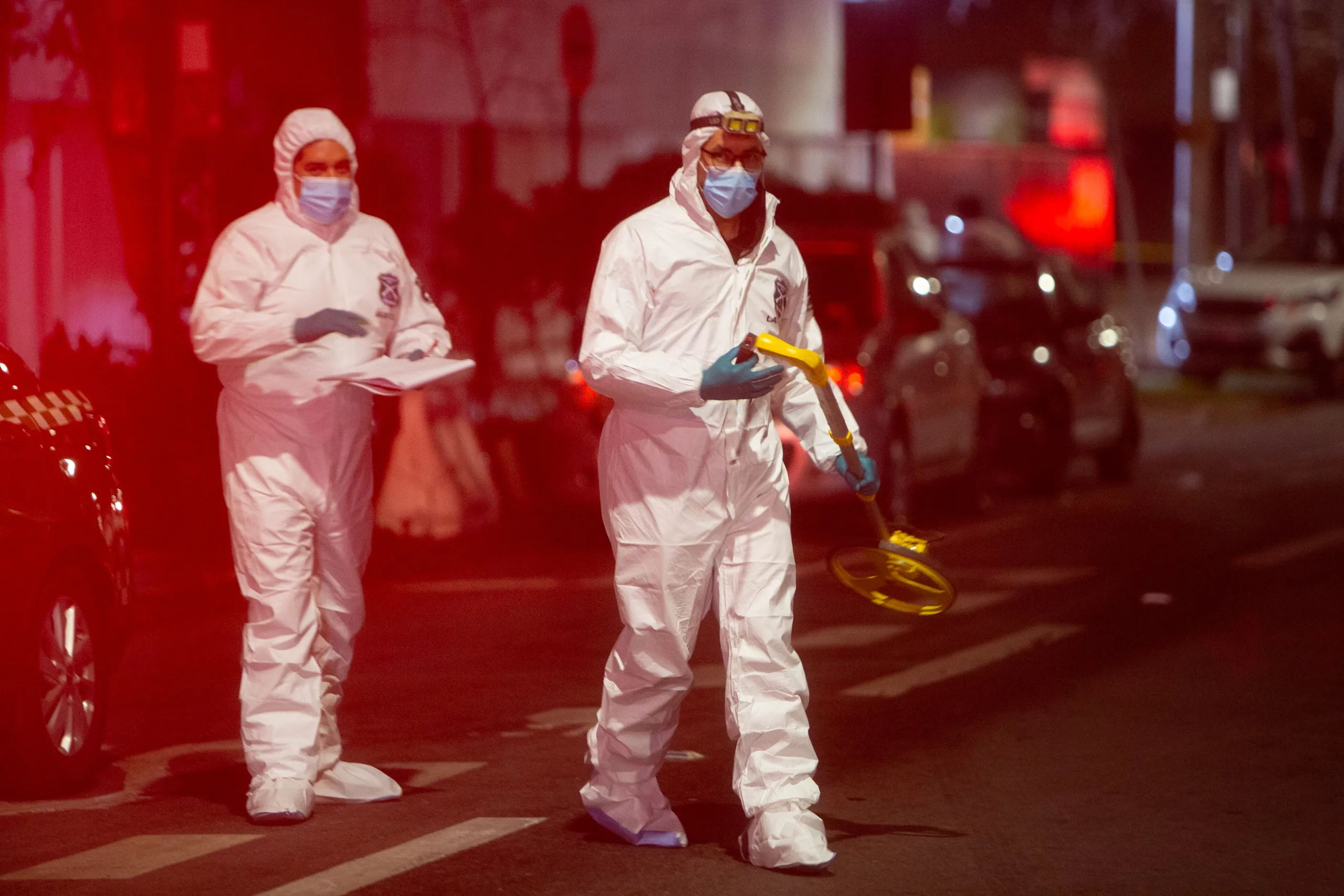 Actualizan estado de salud de carabinero baleado tras persecución en Santiago