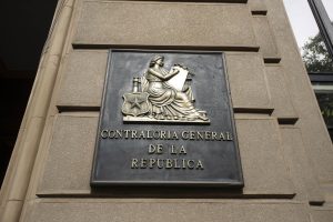 Dirigentes del regional metropolitano del Colegio de Profesores entregan requerimiento a Contraloría solicitando pronunciamiento sobre el articulo 202 del código del trabajo respecto funcionarias embarazadas con jornadas de 22 y 28 horas.
