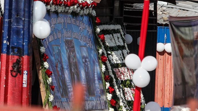 Ambiente en el Velorio de Narcotraficante de Quilicura conocido como “el Guatón Mutema” el cual está siendo considerado de Extremo Riesgo ubicado en Ismael Briceño con Calle Uno